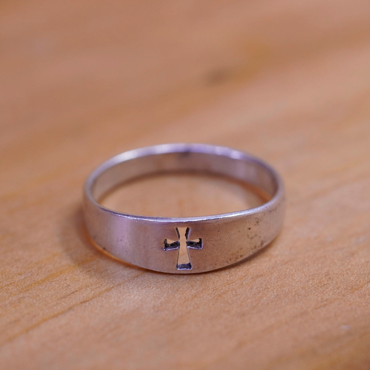 Size 6, vintage Sterling silver handmade ring, 925 band with cross cut out
