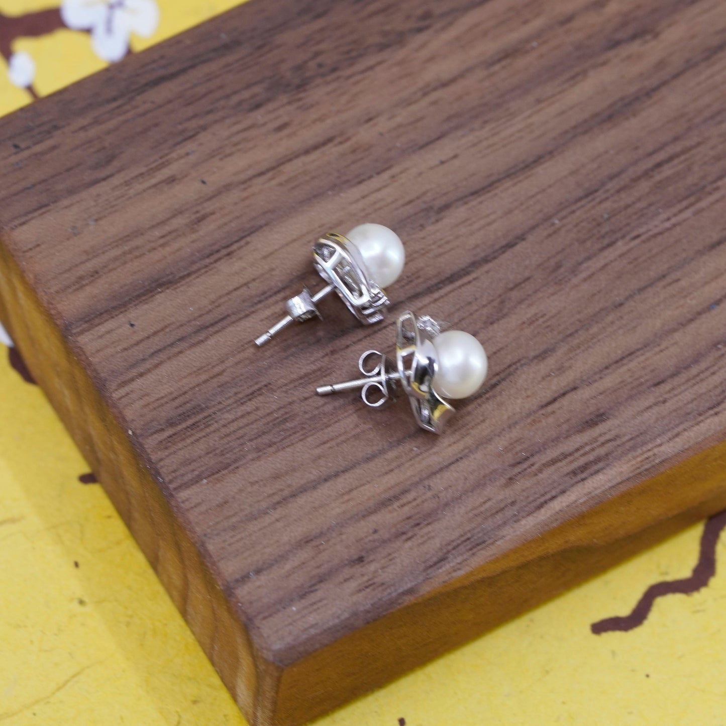 Vintage Sterling silver handmade earrings, 925 studs with pearl