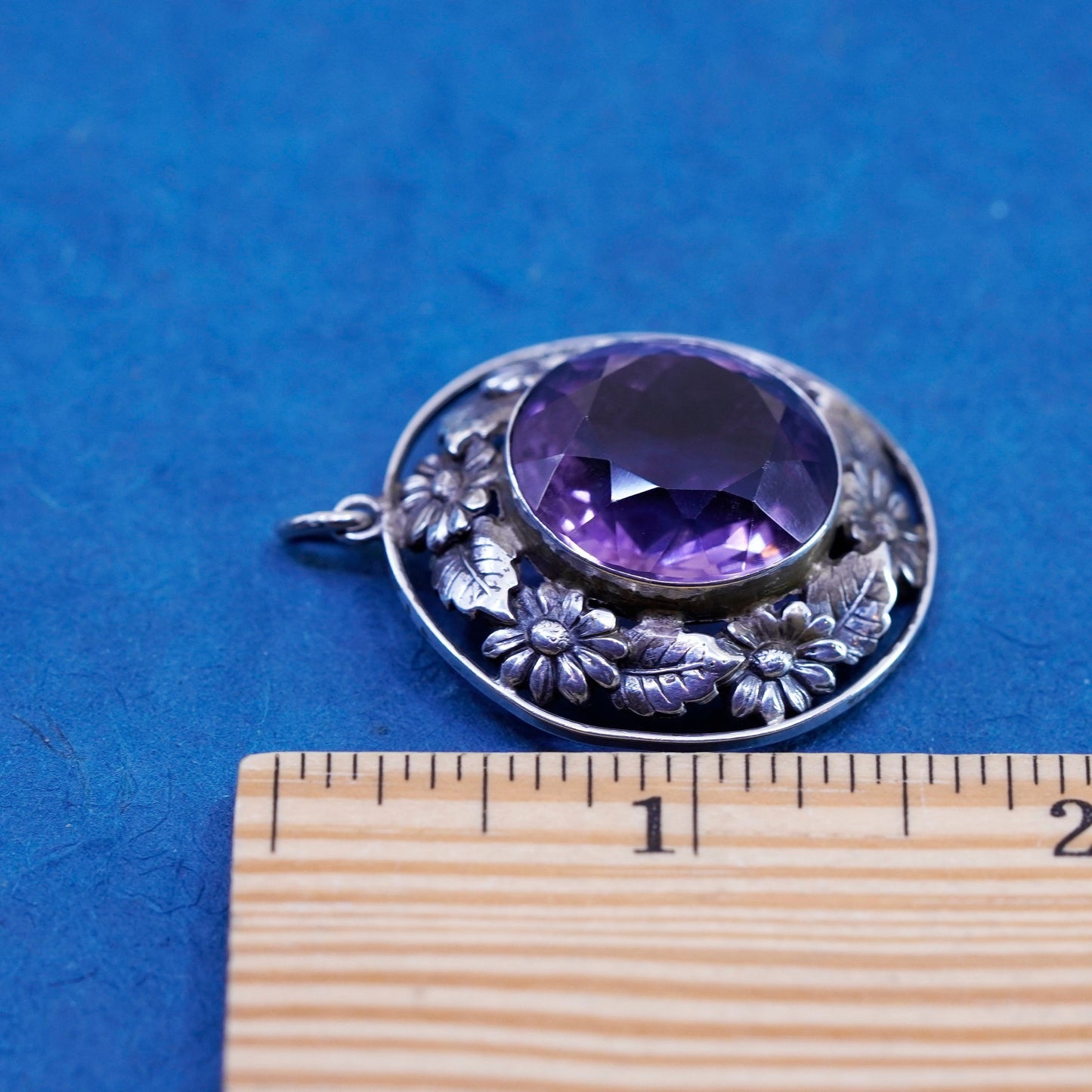 Vintage Sterling 925 silver handmade floral pendant with amethyst