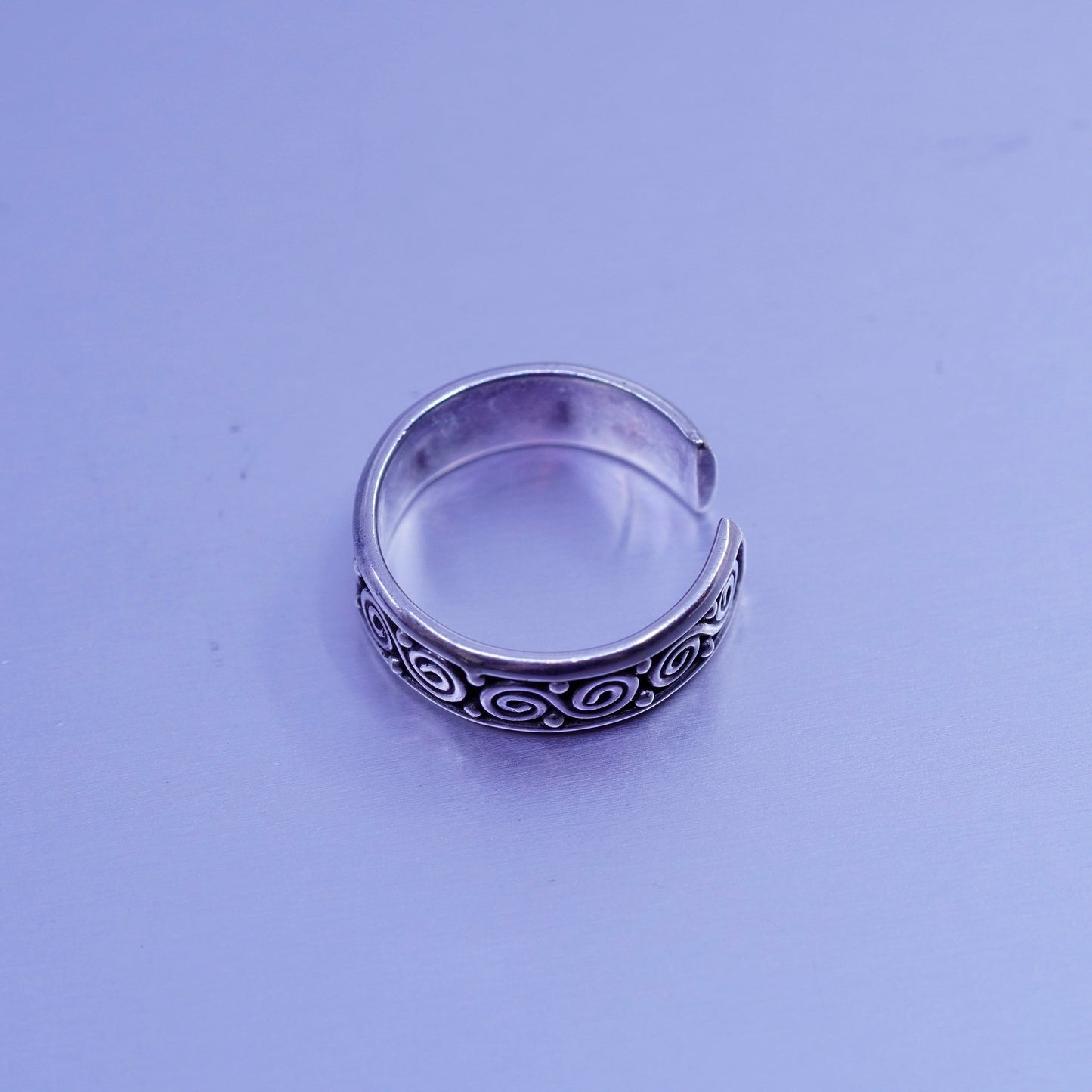Size 3, vintage BA Suarti Sterling 925 silver open pinky ring, band with swirly