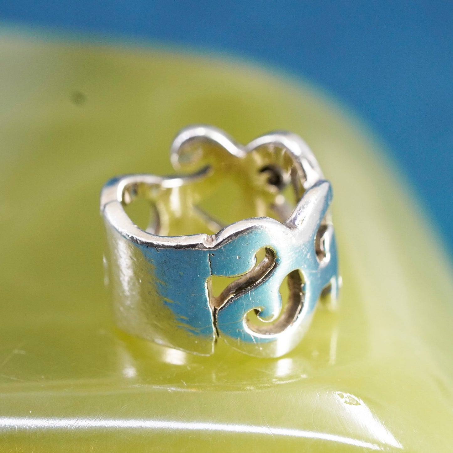 Size 5.25, vintage Sterling silver handmade ring, 925 wide swirly band