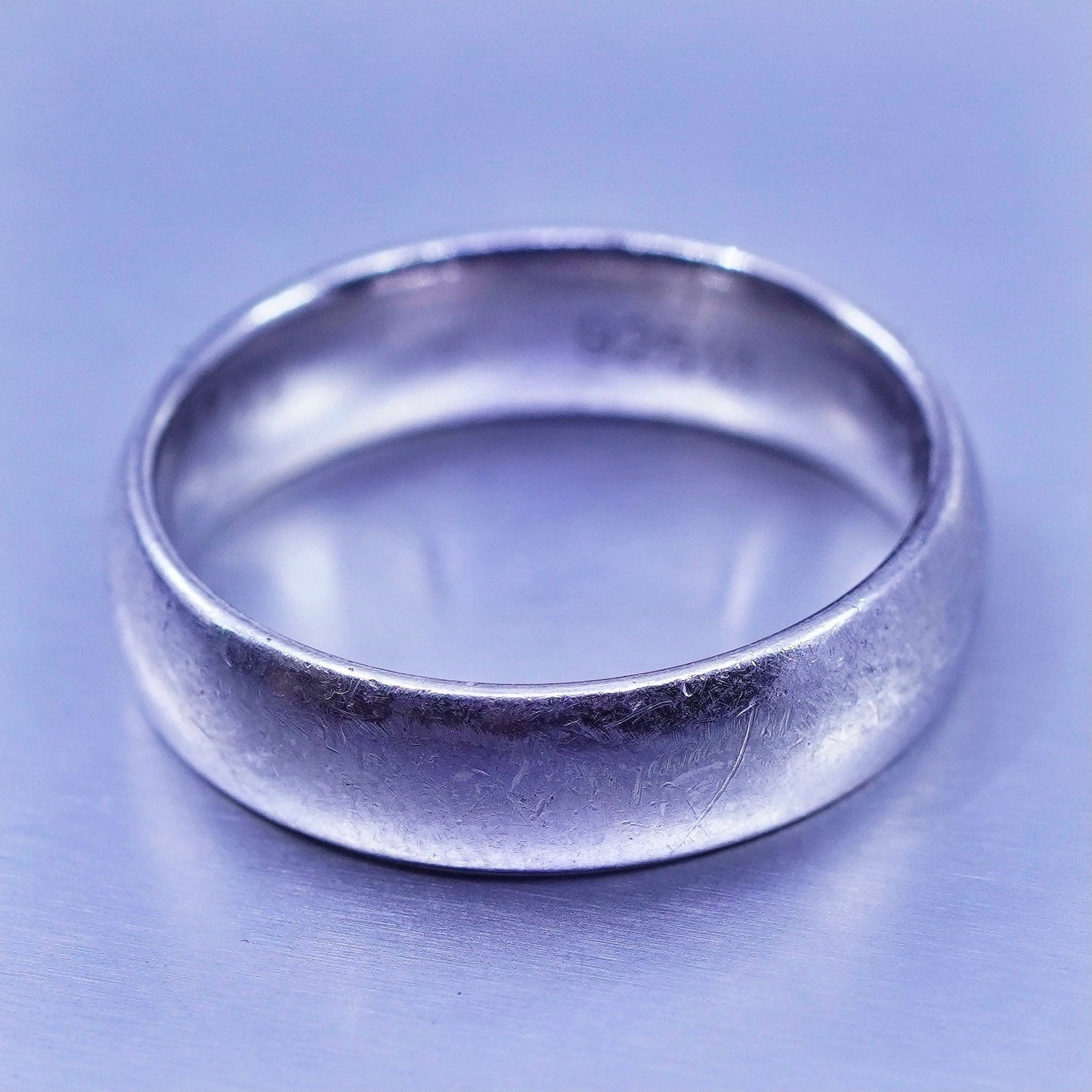 Size 7.25, vintage southwestern Sterling 925 silver wedding ring, band