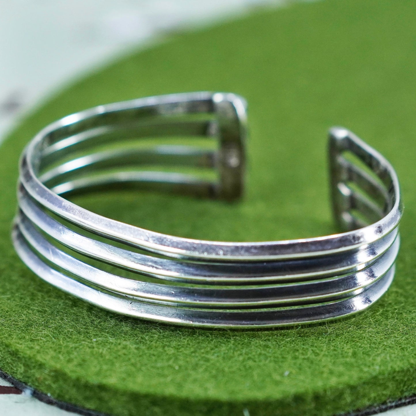 6”, vtg southwestern Sterling silver bracelet, handmade wide 925 ribbed cuff
