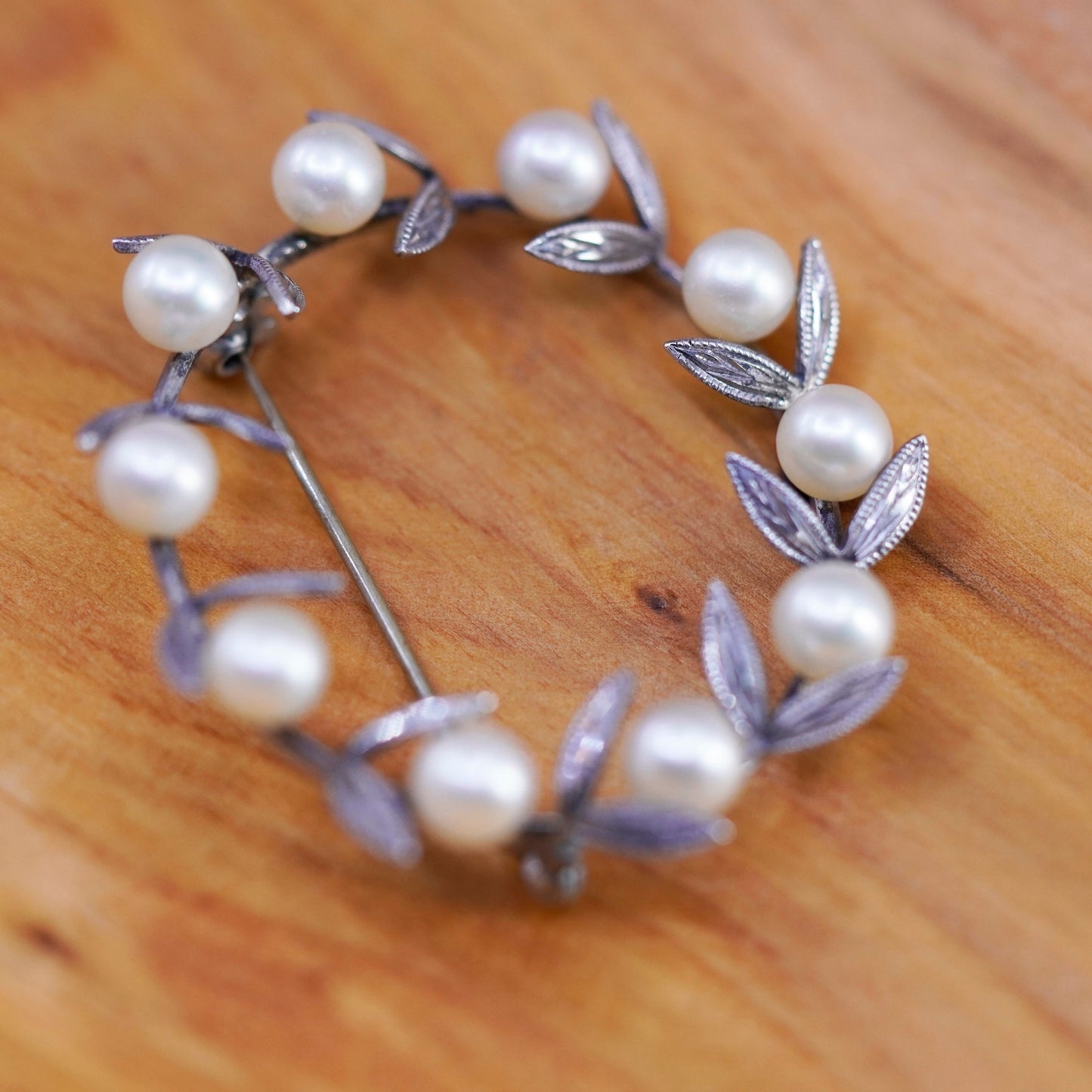 Vintage handmade sterling 925 silver leafy brooch with pearl