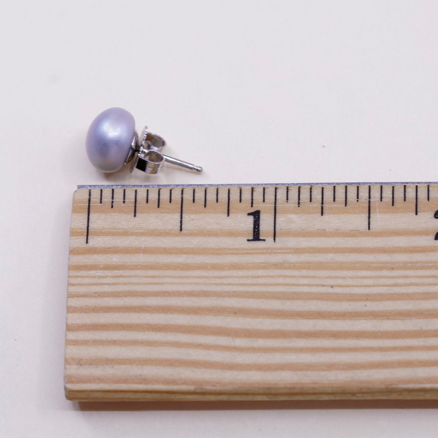 Vintage sterling silver earrings, 925 studs with gray pearl