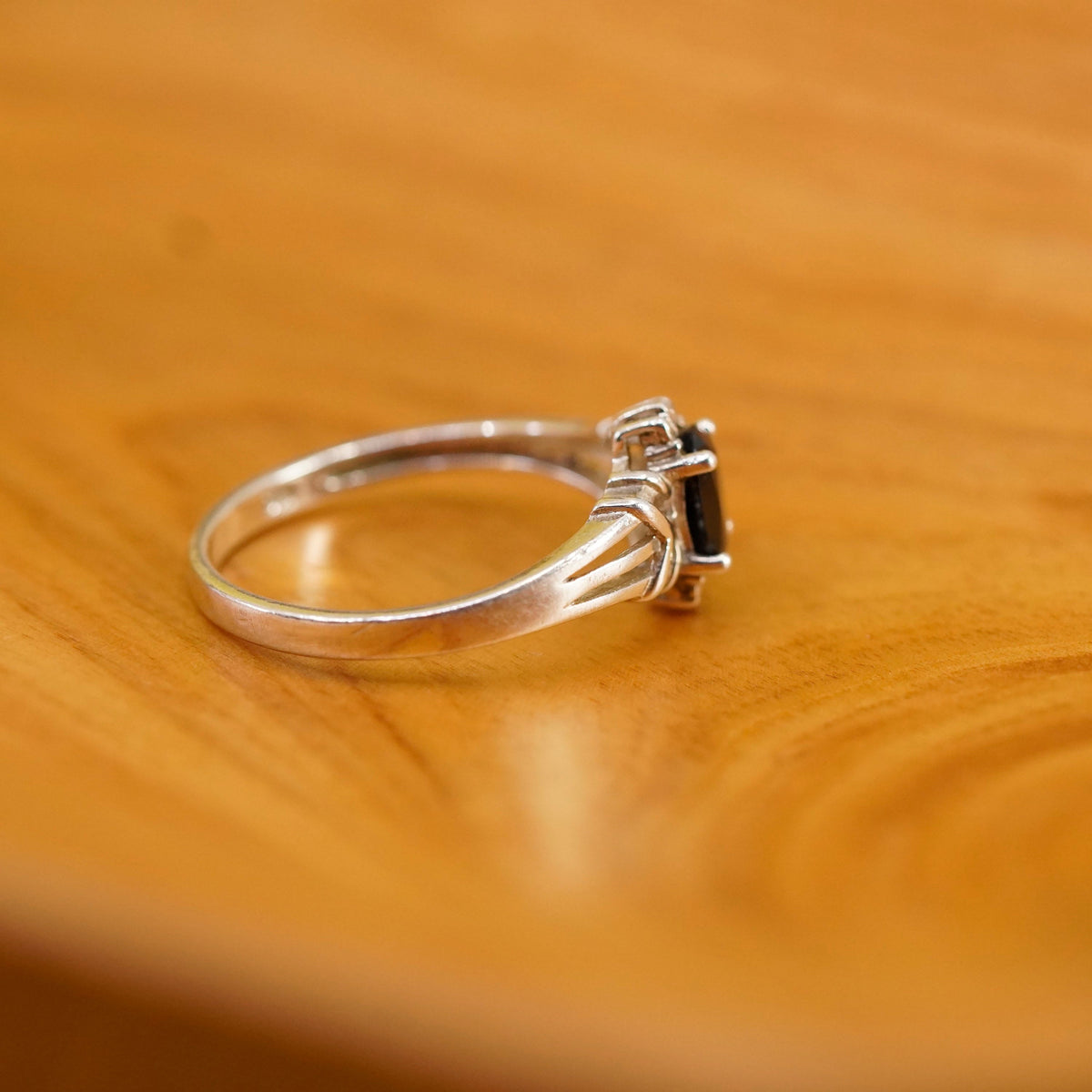 Size 9.5, vintage Sterling 925 silver handmade ring with sapphire
