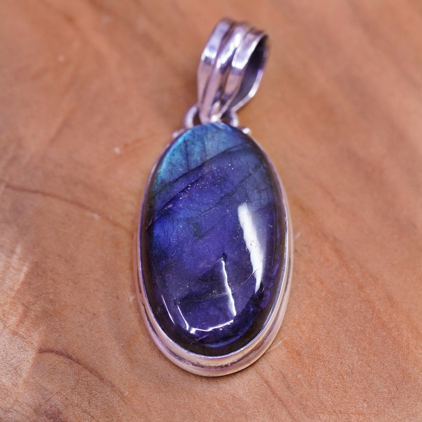 Vintage Sterling 925 silver handmade pendant with oval blue labradorite