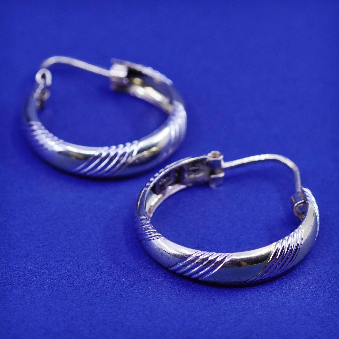 1”, Italy vermeil gold over Sterling 925 silver textured hoop earrings, huggie