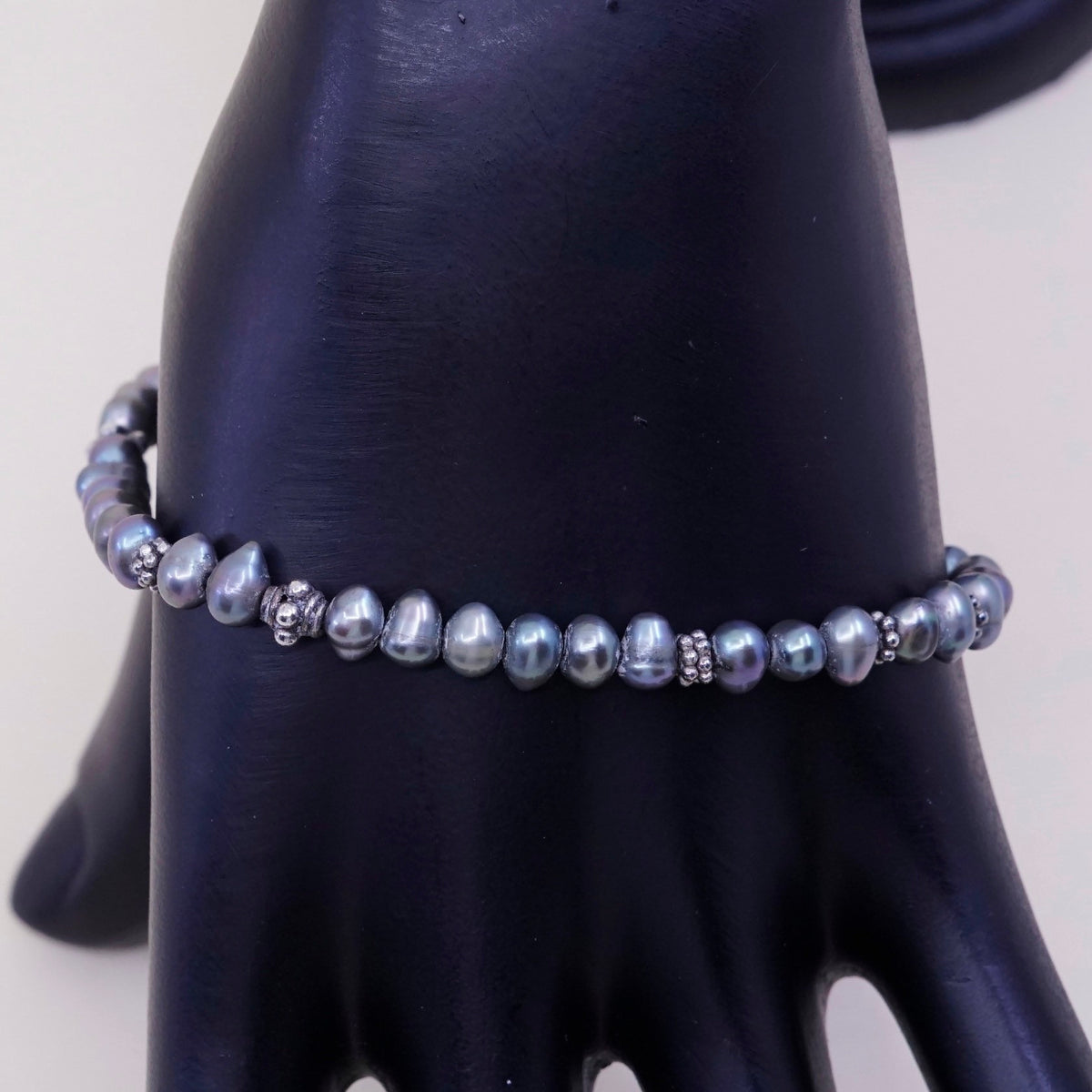 7.75”, vtg handmade bracelet w/ genuine black pearl w/ 925 sterling silver