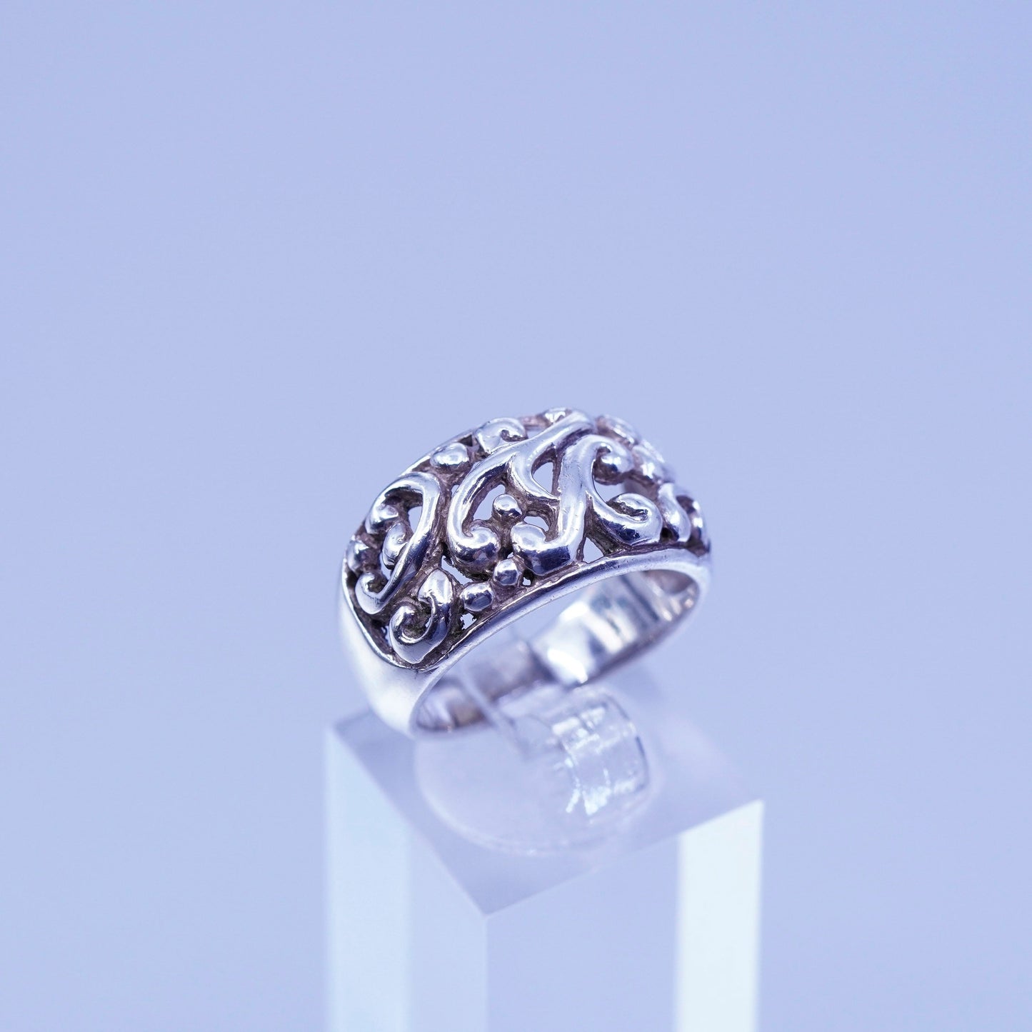 Size 7.75, vintage Sterling 925 silver handmade ring, modern swirly band