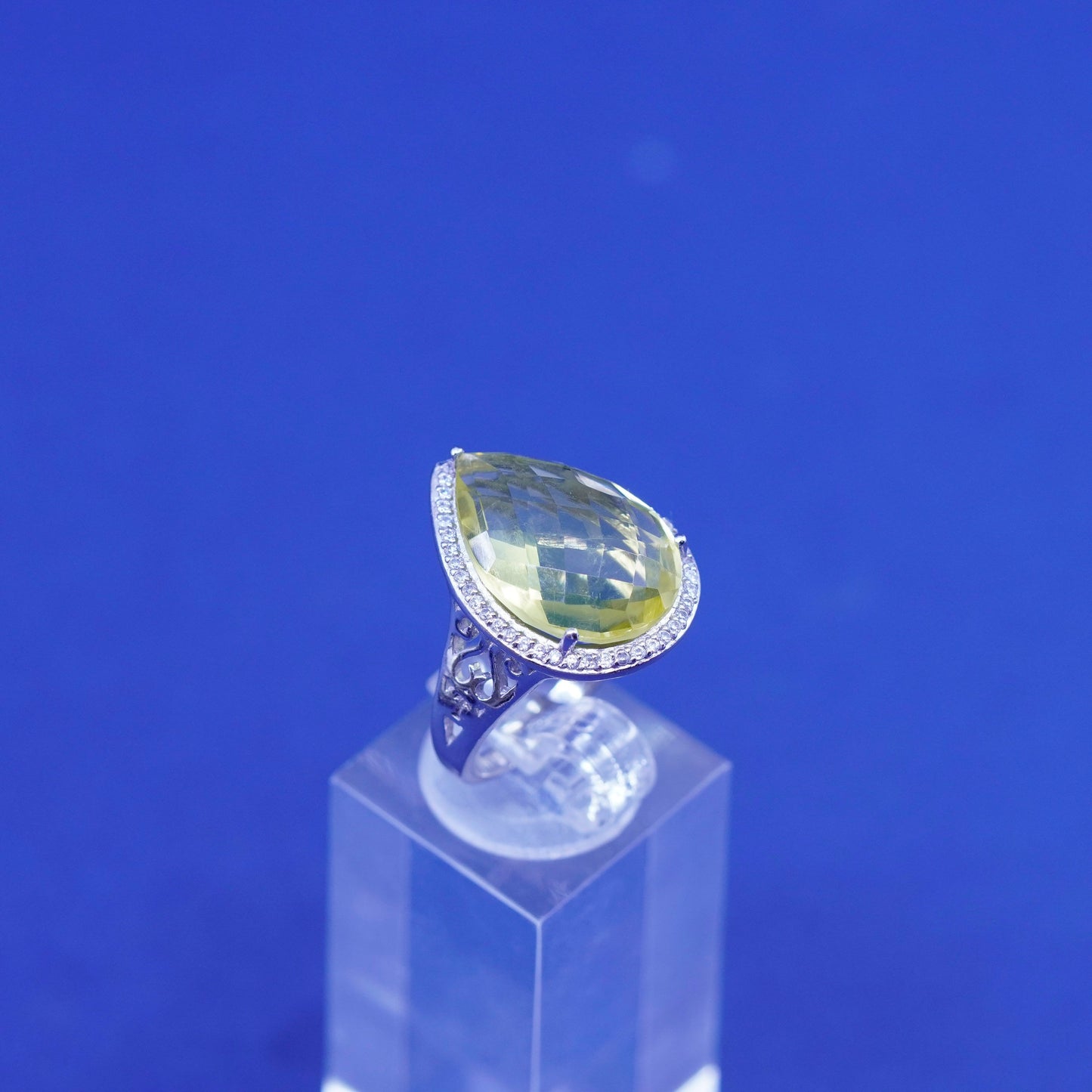 Size 5.75, vintage Sterling 925 silver ring teardrop Prehnite grapestone