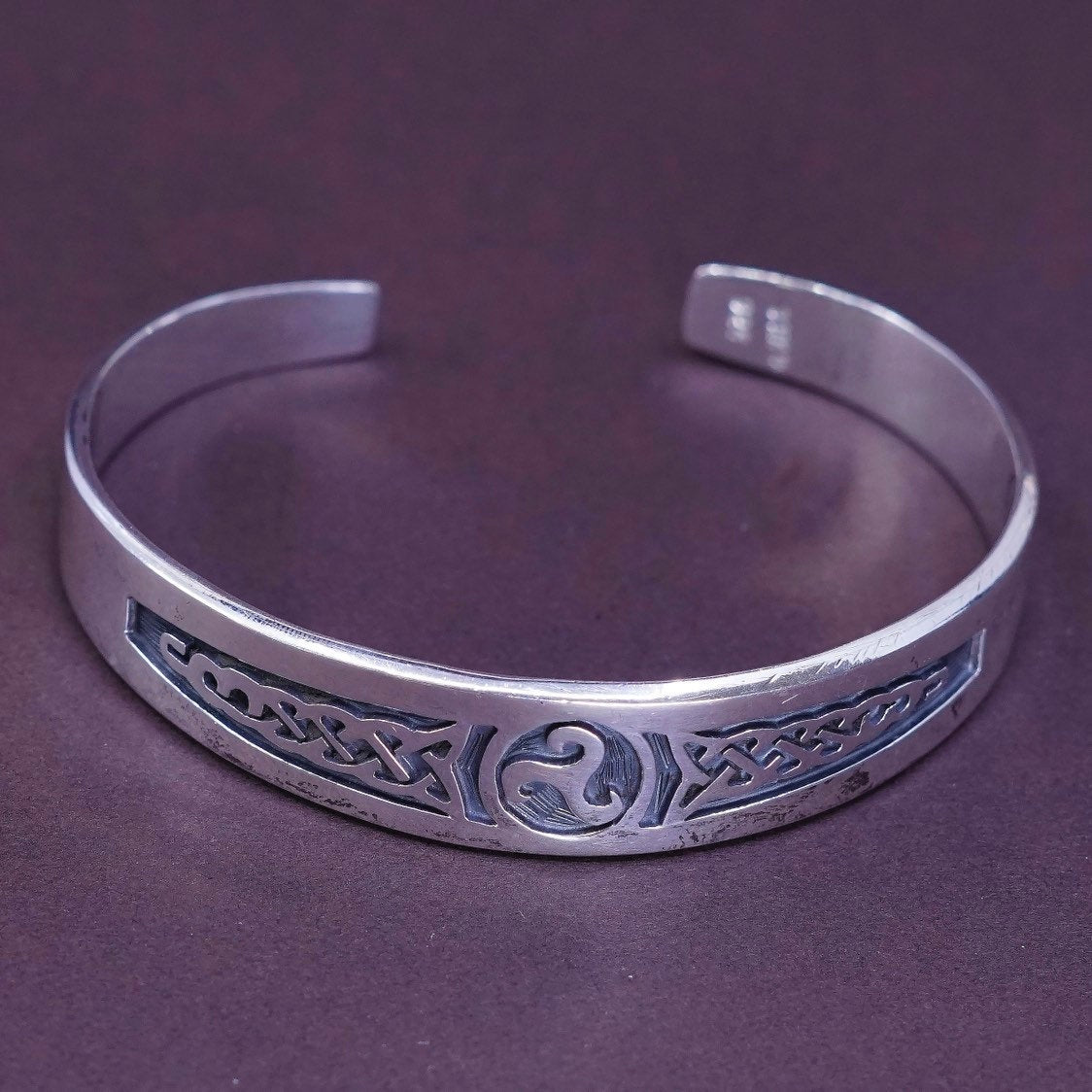 7", vtg Sterling silver handmade bracelet, Mexico 925 cuff w/ irish Celtic knot