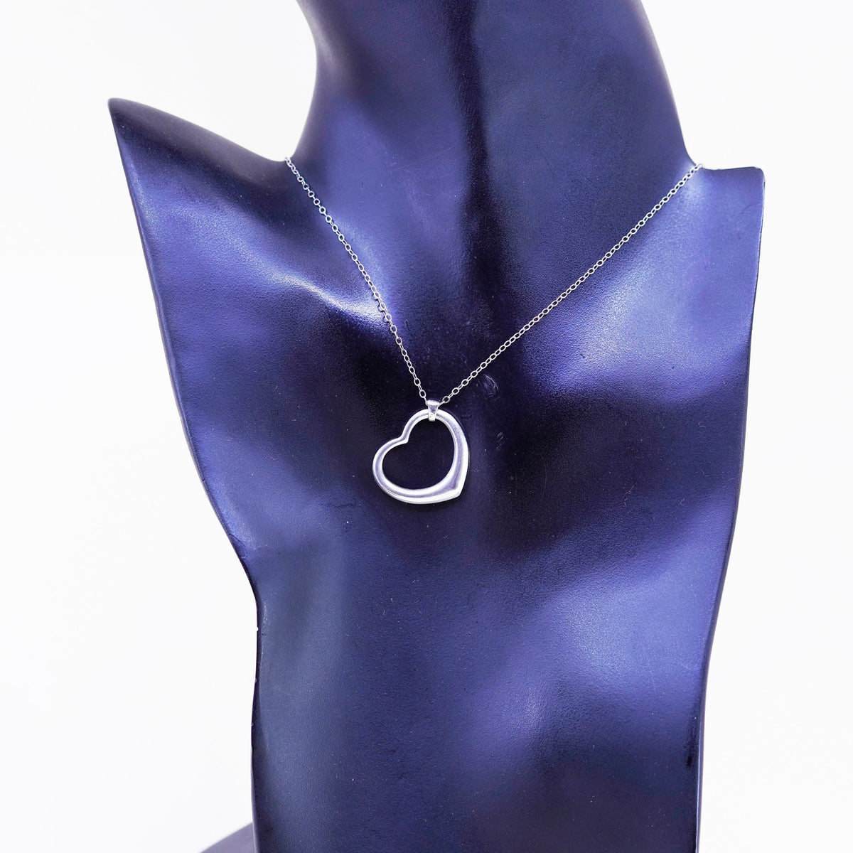 22”, Vintage sterling silver circle chain with heart pendant
