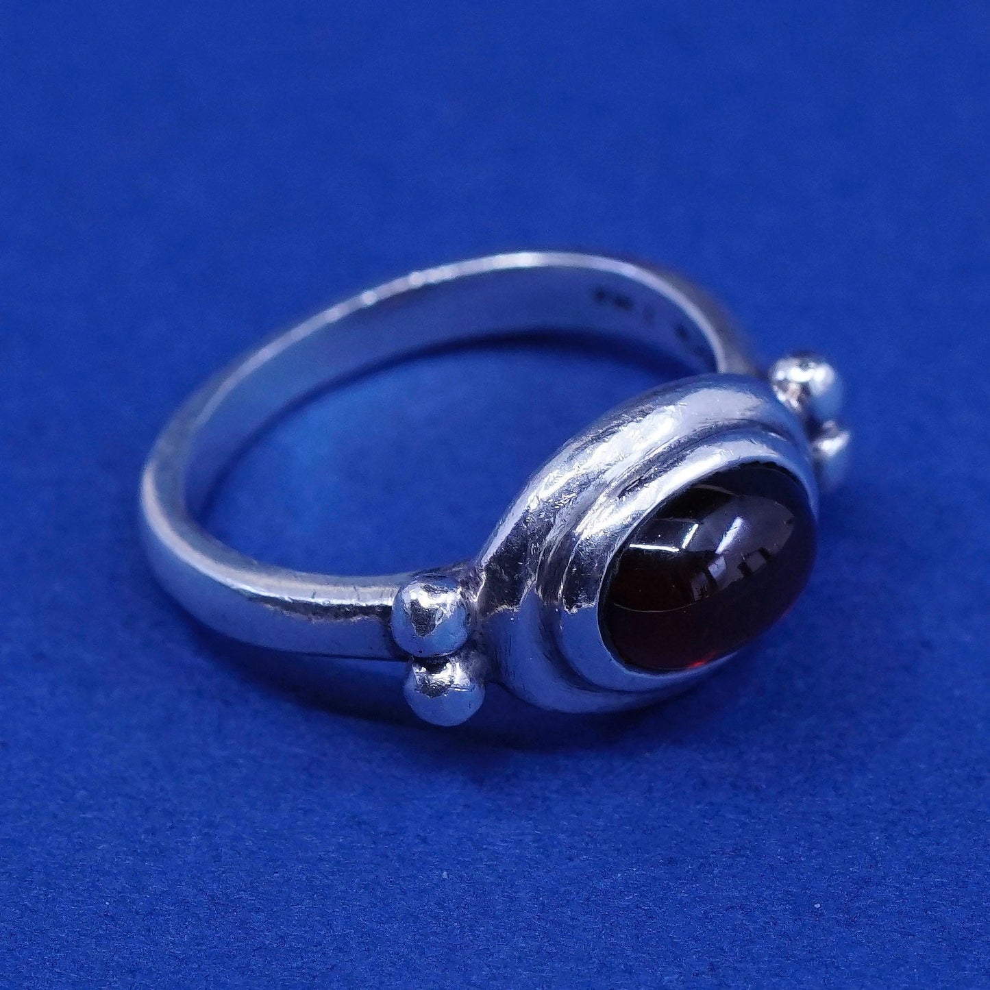 Size 4.5, vintage TMA Sterling 925 silver handmade ring with garnet