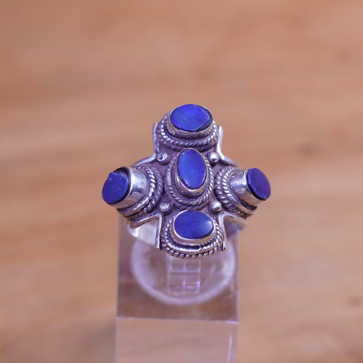 Size 7.25, vintage Sterling 925 silver handmade ring with sodalite cable around