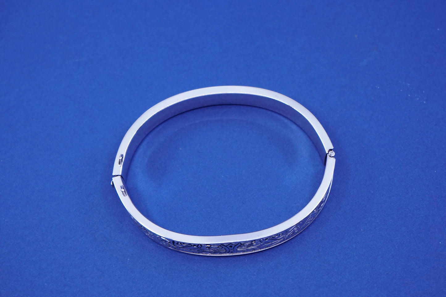 7”, vtg BB sterling silver handmade bracelet, 925 hinged floral textured bangle