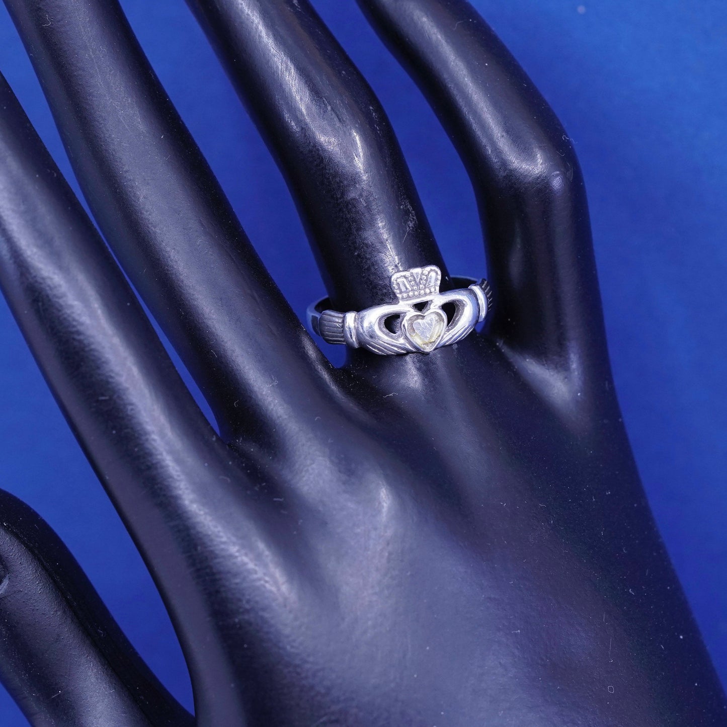 sz 9, vtg Ireland Solvar sterling silver claddagh ring, holding heart 925 band