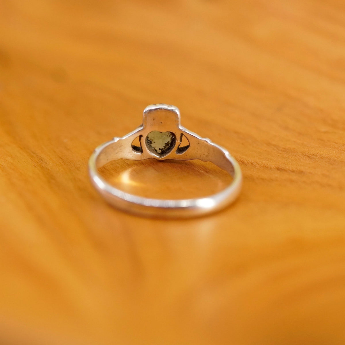 Size 8.75, Solvar sterling silver claddagh ring, holding topaz heart 925 band
