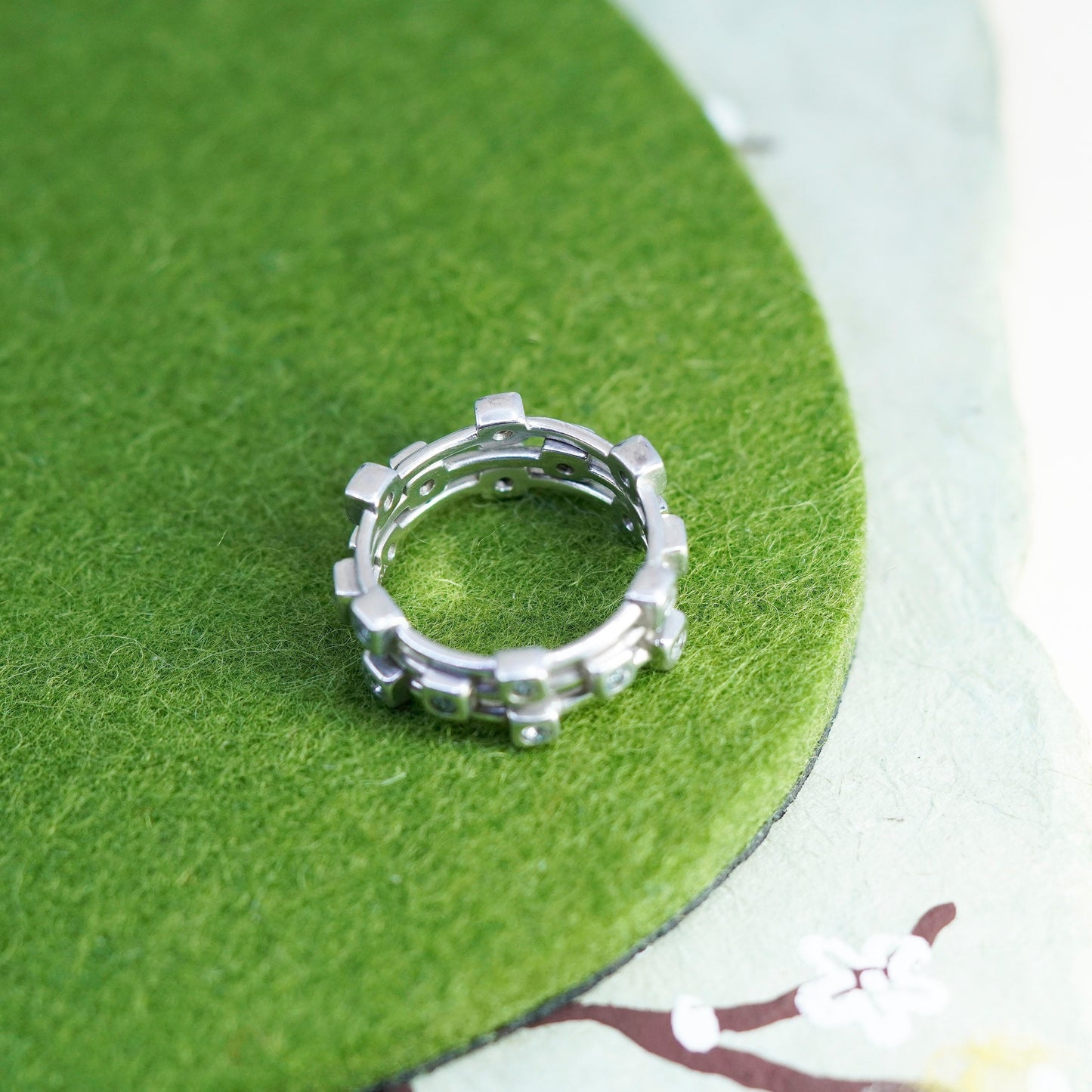 Size 8, Vintage sterling silver ring, 925 band with cz
