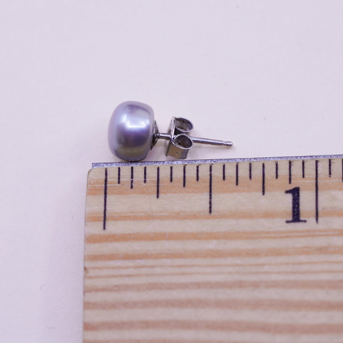 Vintage sterling silver earrings, 925 studs with gray pearl