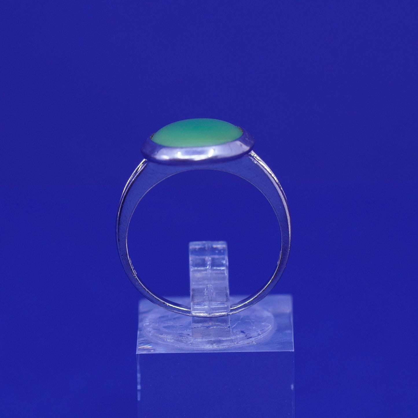 Size 8, vintage Sterling 925 silver handmade ring with green mother of pearl
