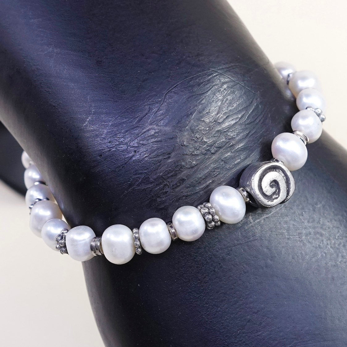6.5", VTG handmade bracelet, pearl beads with 925 beads and toggle closure