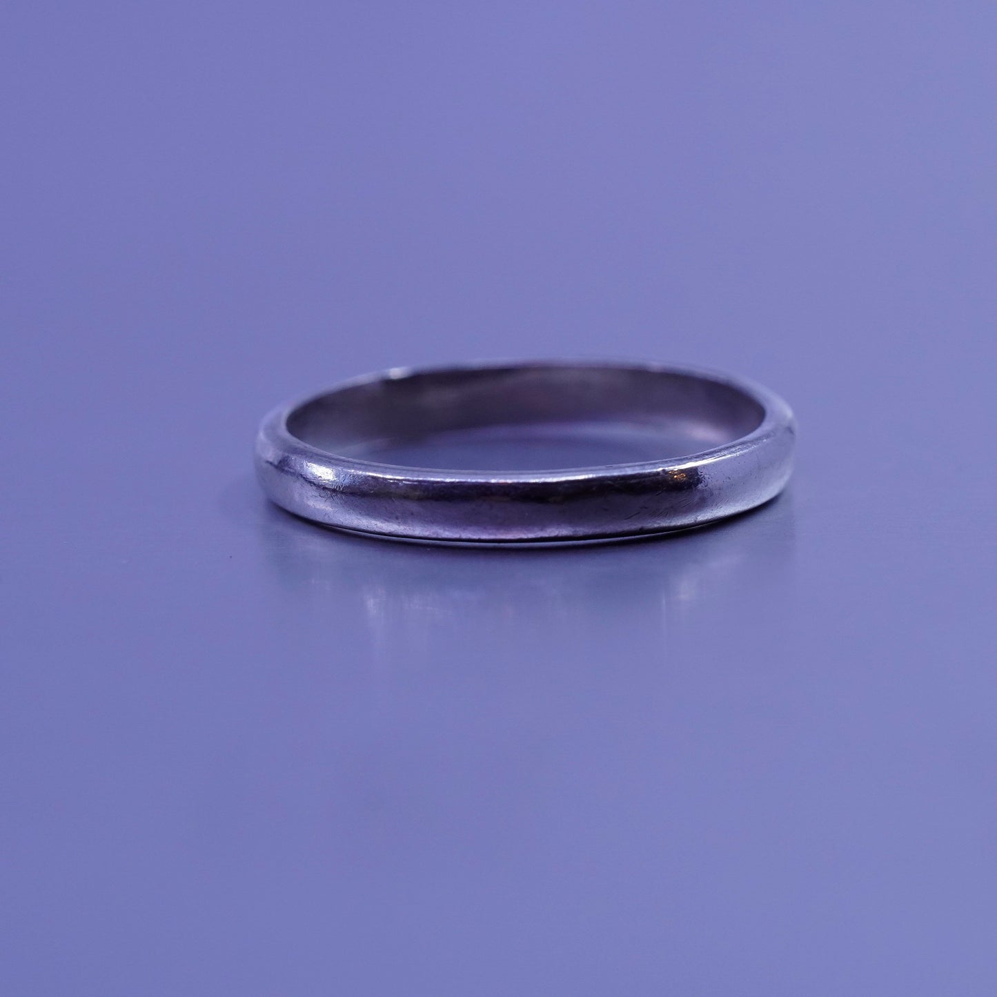 Size 8, vintage southwestern Sterling 925 silver wedding ring, band