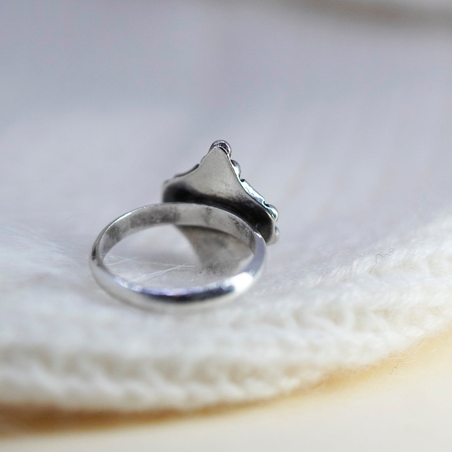 Size 6, Vintage sterling 925 silver handmade ring with glass and bead