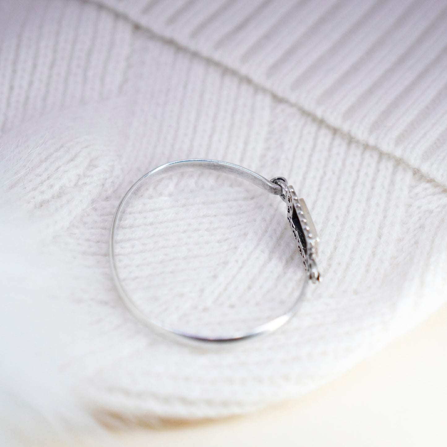 6.75”, Vintage sterling silver hinged bangle bracelet with turquoise inlay