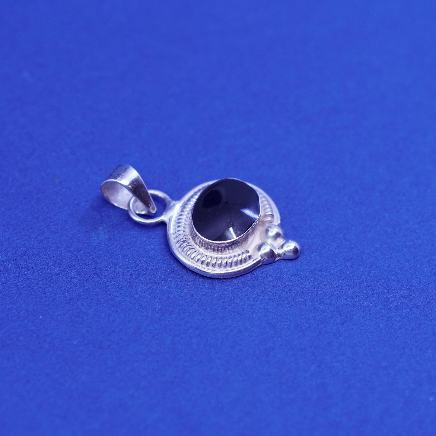 Vintage Sterling 925 silver handmade pendant with oval obsidian