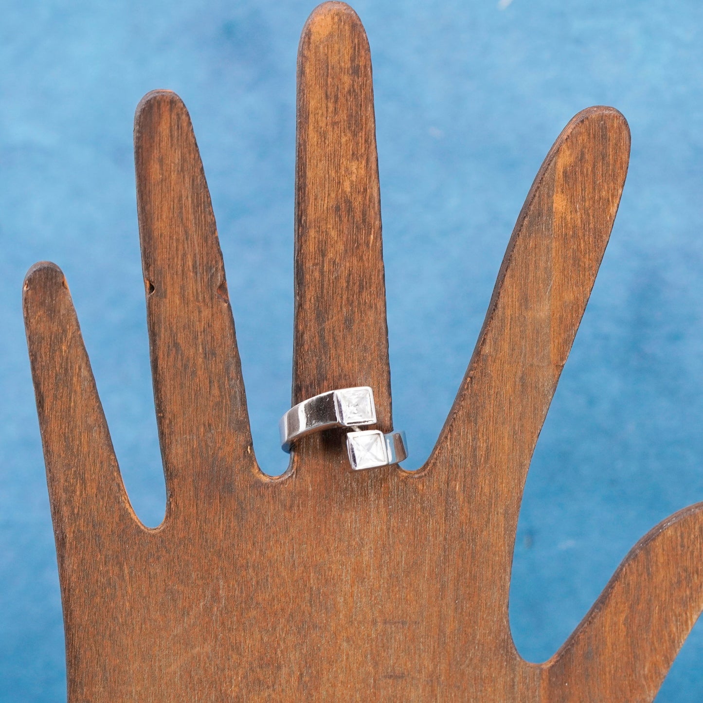 Size 7.25, vintage Sterling 925 silver band ring with square cz details