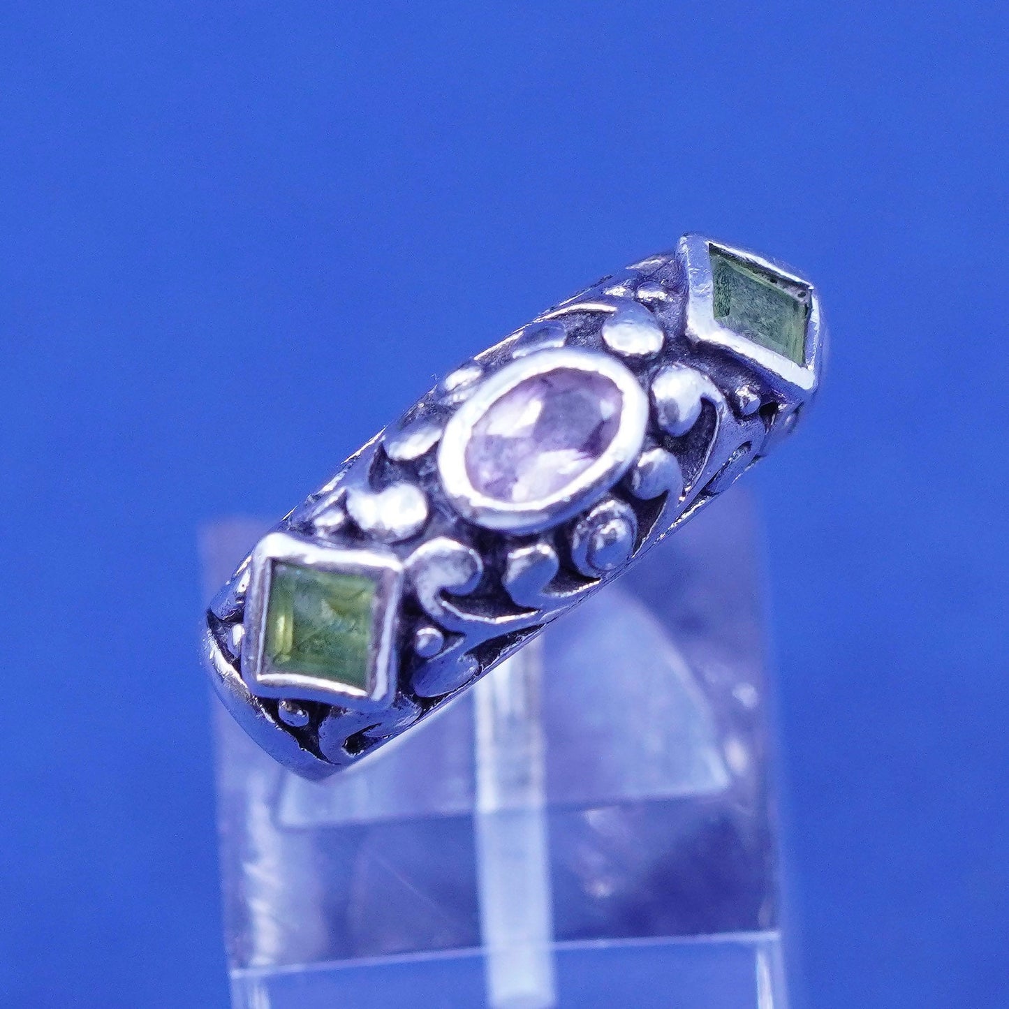 Size 6, vtg Sterling silver handmade ring, 925 Bali band w/ amethyst peridot