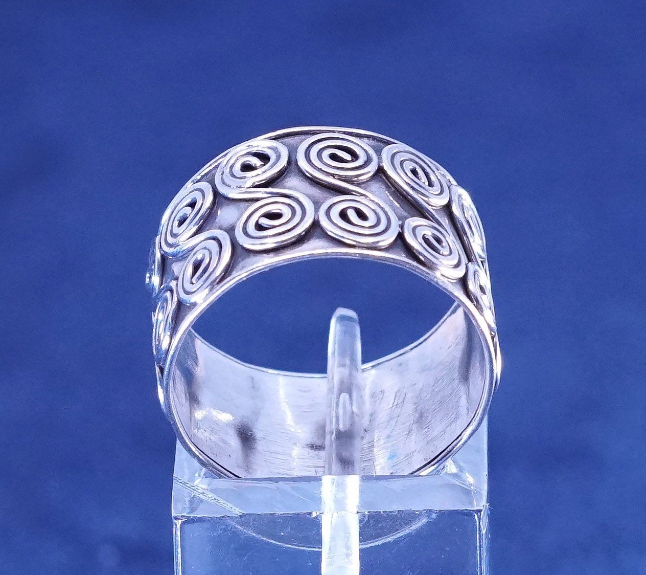 sz 7.25, vtg Sterling silver handmade ring, 925 wide band w/ swirl texture