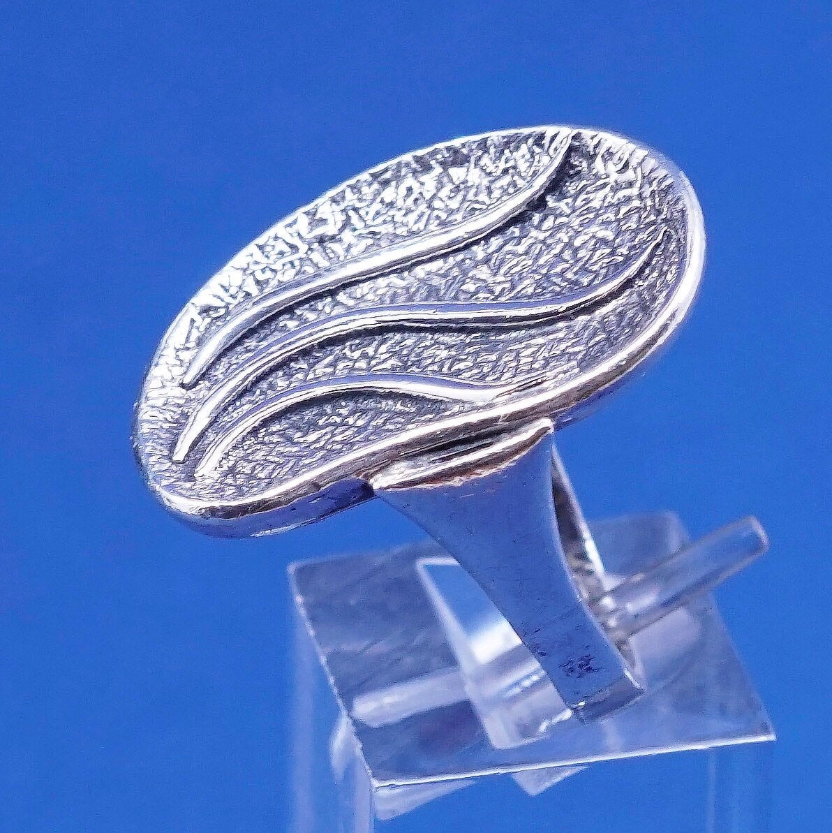 Size 7.5, vtg unique Sterling 925 silver handmade statement wavy ring