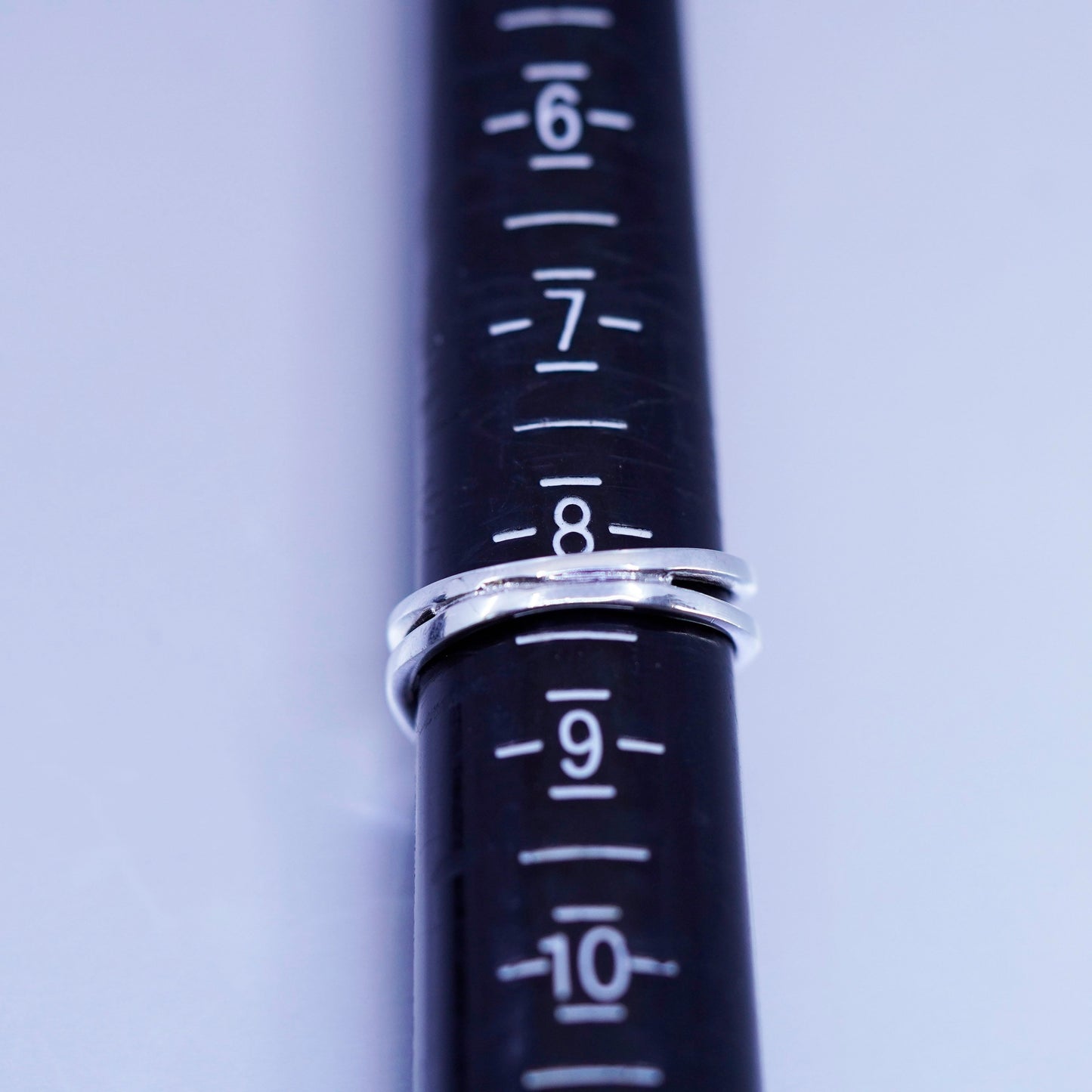 Size 8, vintage southwestern Sterling 925 silver ring, wrap band