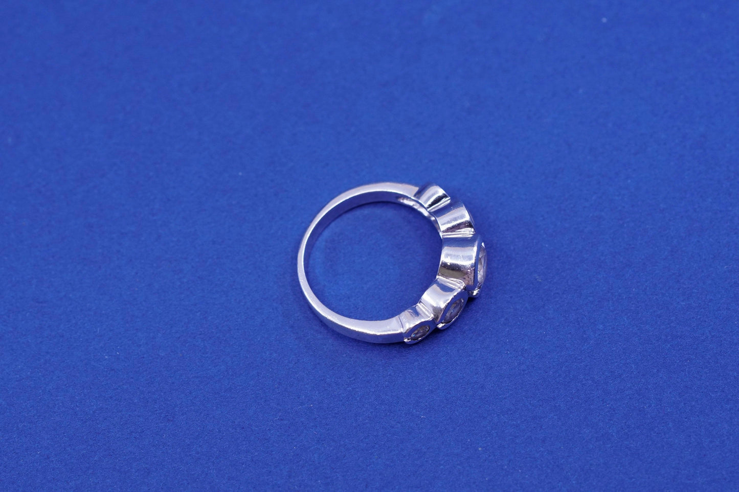 Size 7.25, vintage Sterling silver ring, solid 925 silver band with clear cz