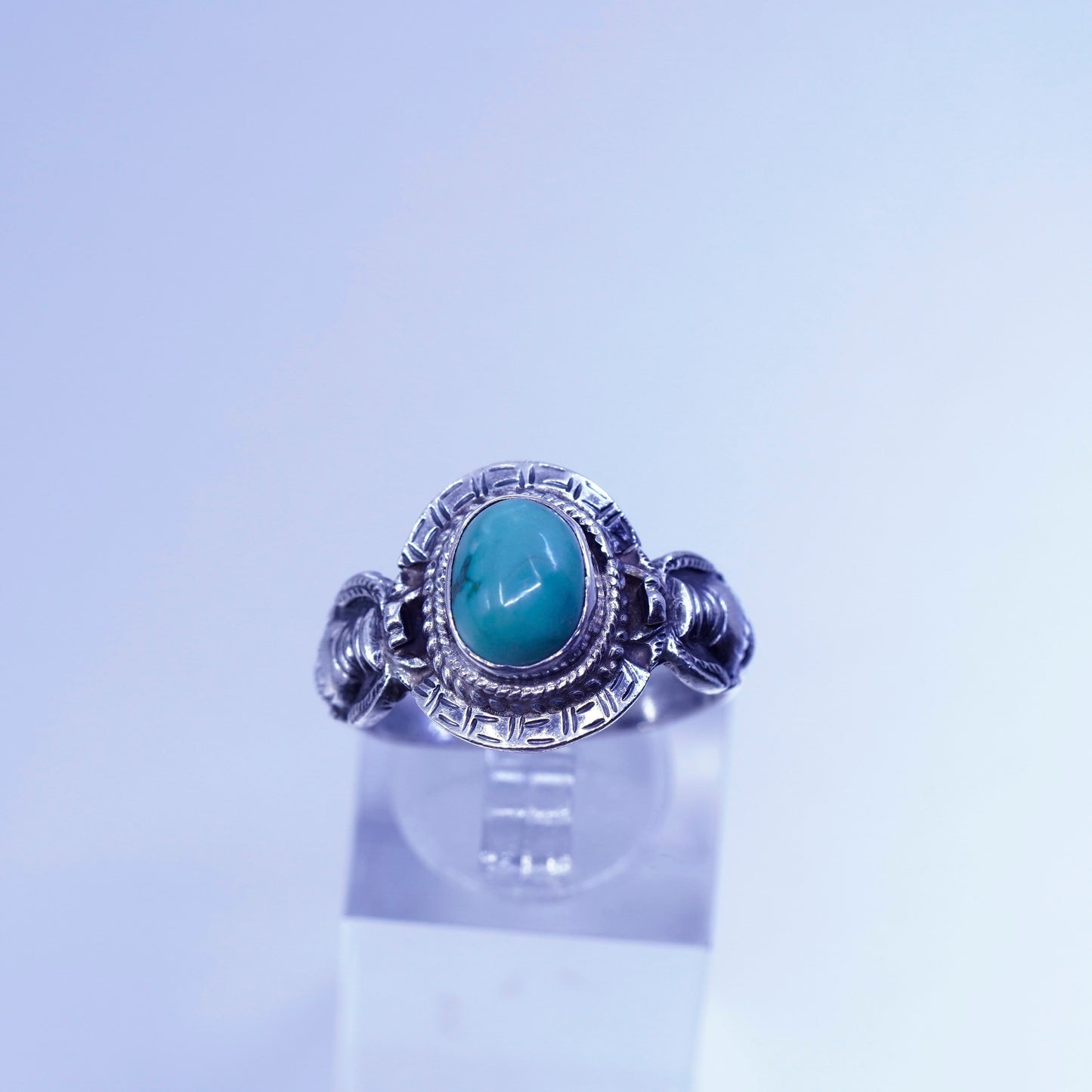 Size 9, Native American navajo Sterling 925 silver handmade ring with turquoise