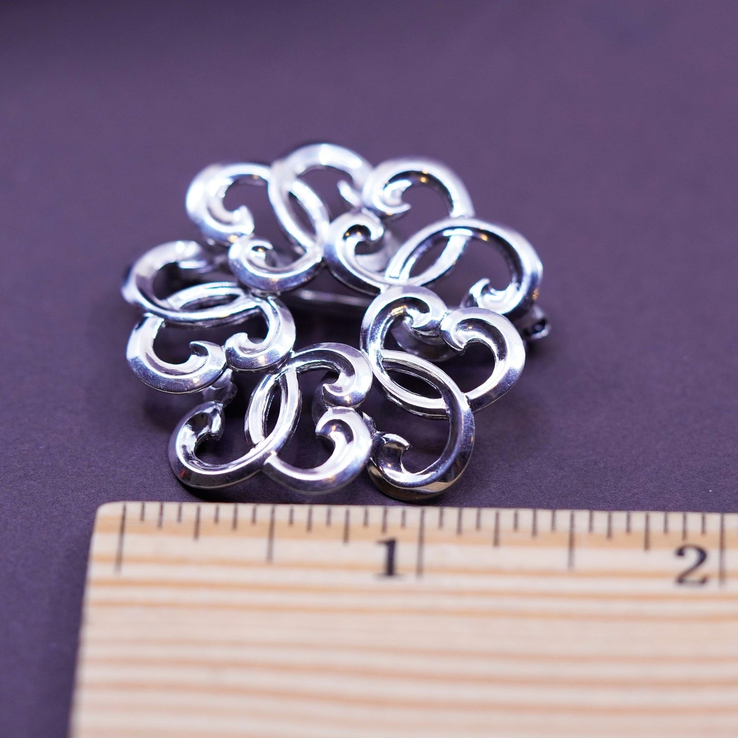Vintage WRE Richards Jewelry Company sterling 925 silver swirly brooch