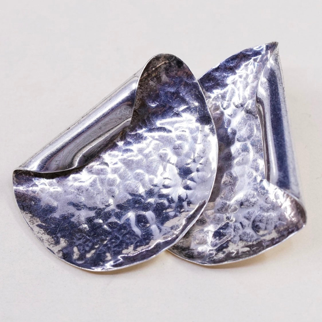 vtg Sterling silver handmade Hammered earrings, 925 curvy studs, minimalist