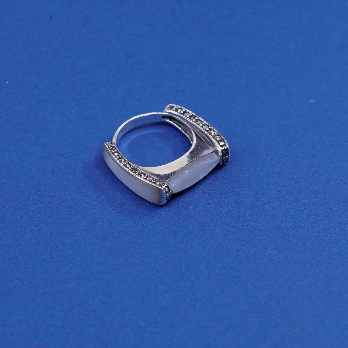 sz 8.5, vtg sterling silver handmade ring, 925 w/ mother of pearl N marcasite