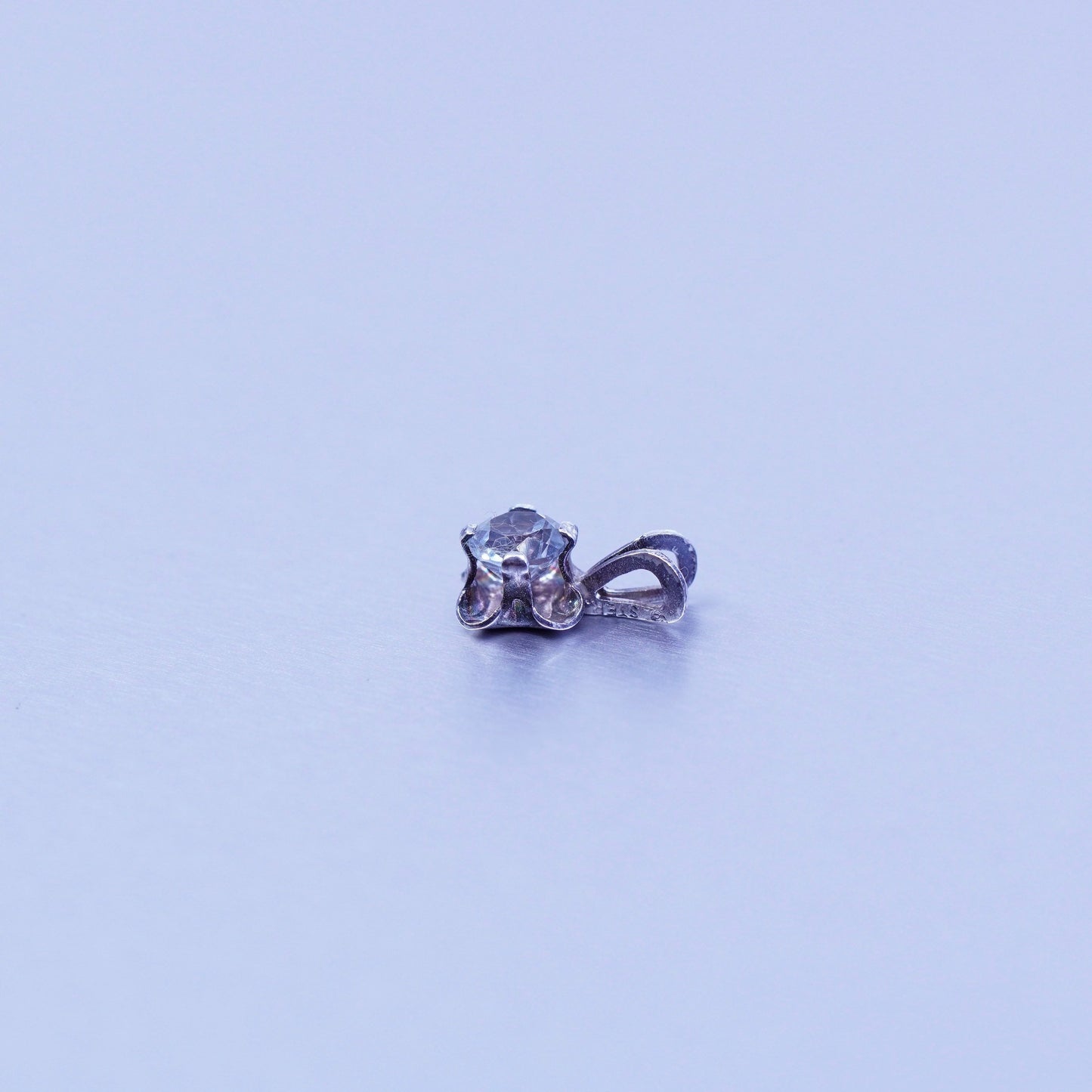 antique sterling 925 silver pendant with round Cz