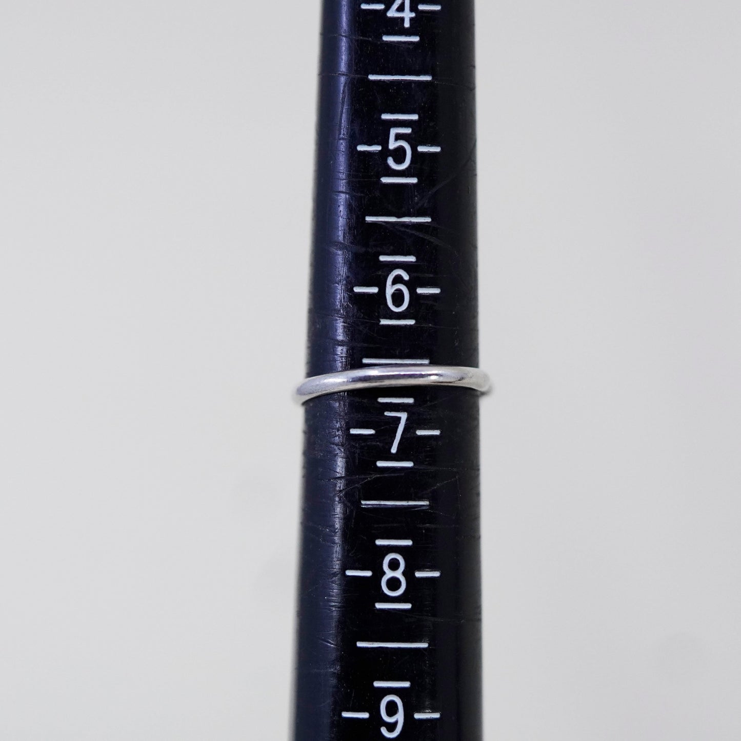 Size 6.5, vintage sterling 925 silver handmade ring w/ blue dots glass