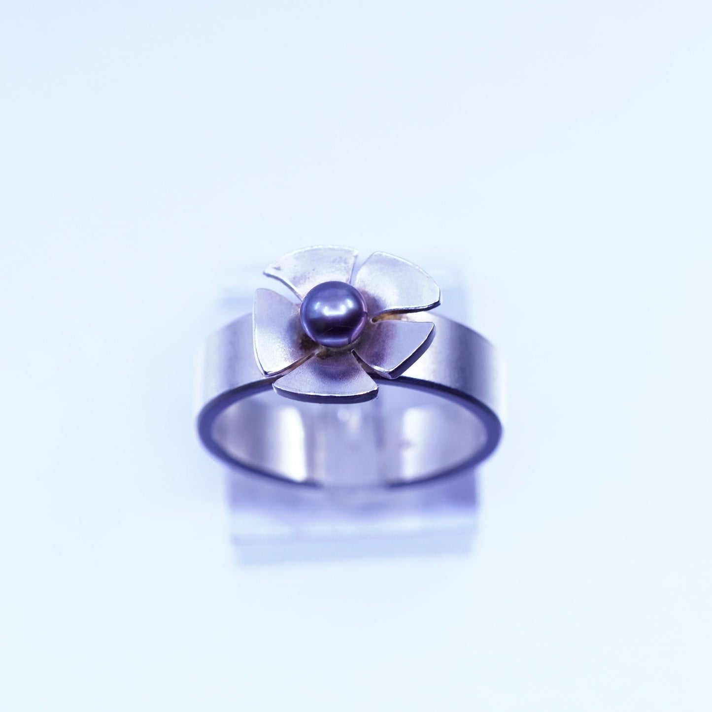 Size 9, vintage Sterling 925 silver handmade flower matte ring with black pearl
