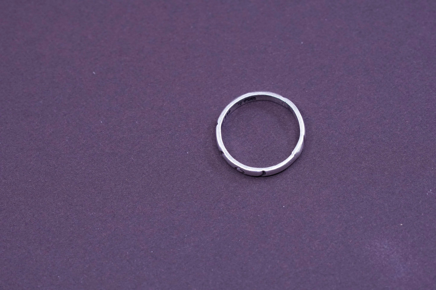 Size 5, vtg sterling silver handmade ring, 925 stackable band embossed circle