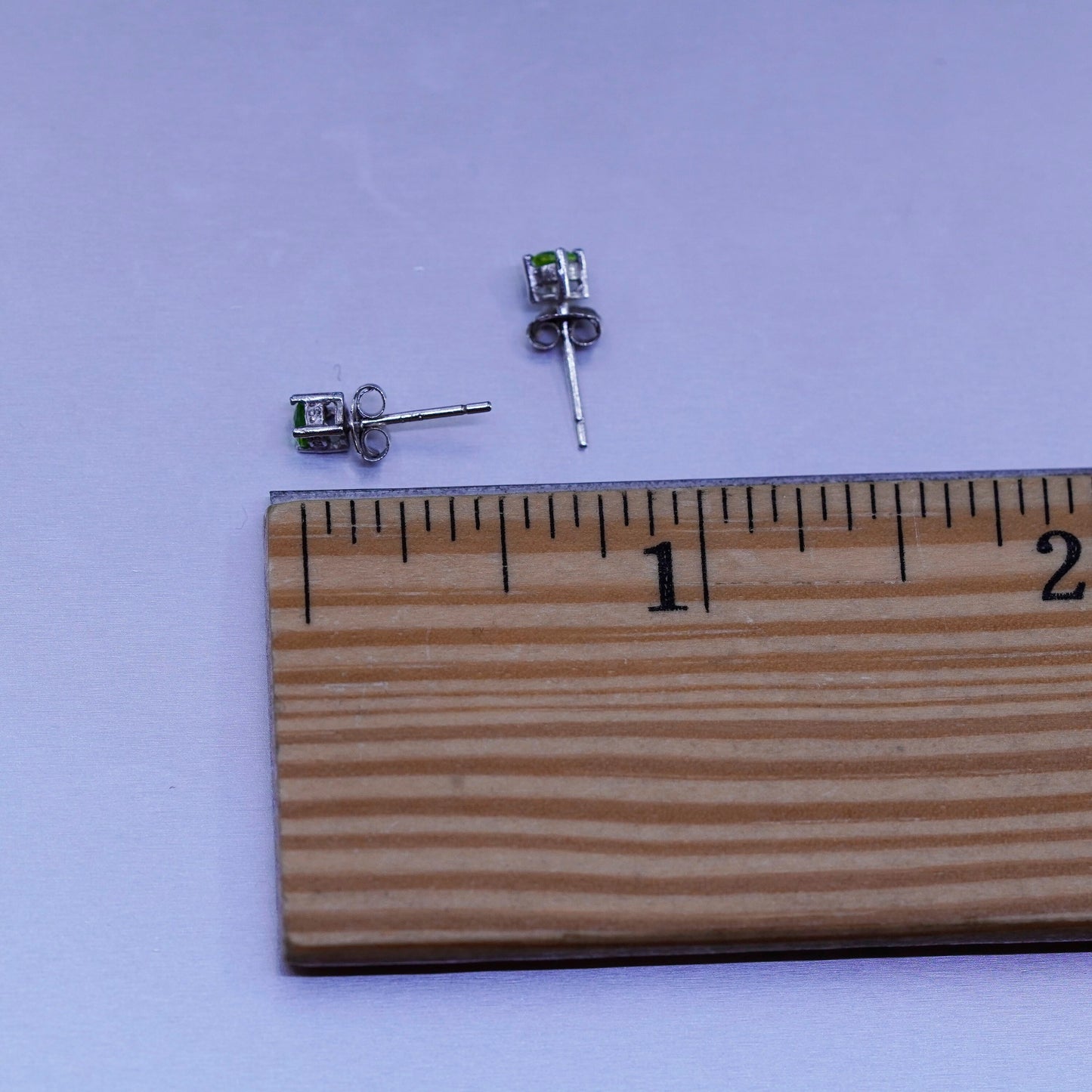 3mm, Vintage Sterling 925 silver earrings, studs with peridot inlay
