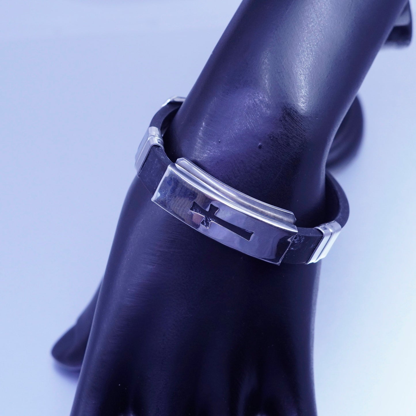 Size adjustable, vintage silver tone stainless steel cross black rubber band