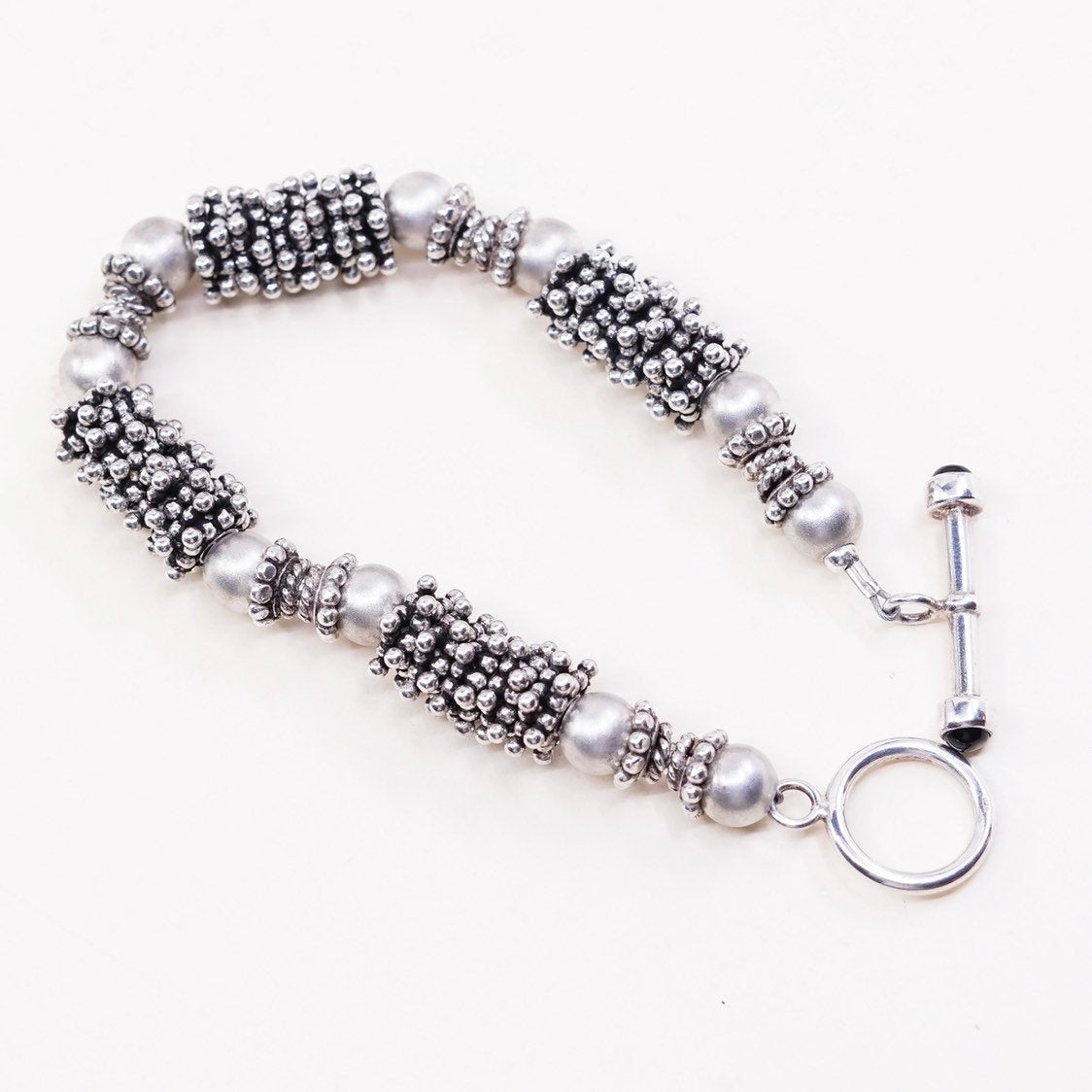 6.25", VTG handmade bracelet, pearl beads with 925 beads and toggle closure