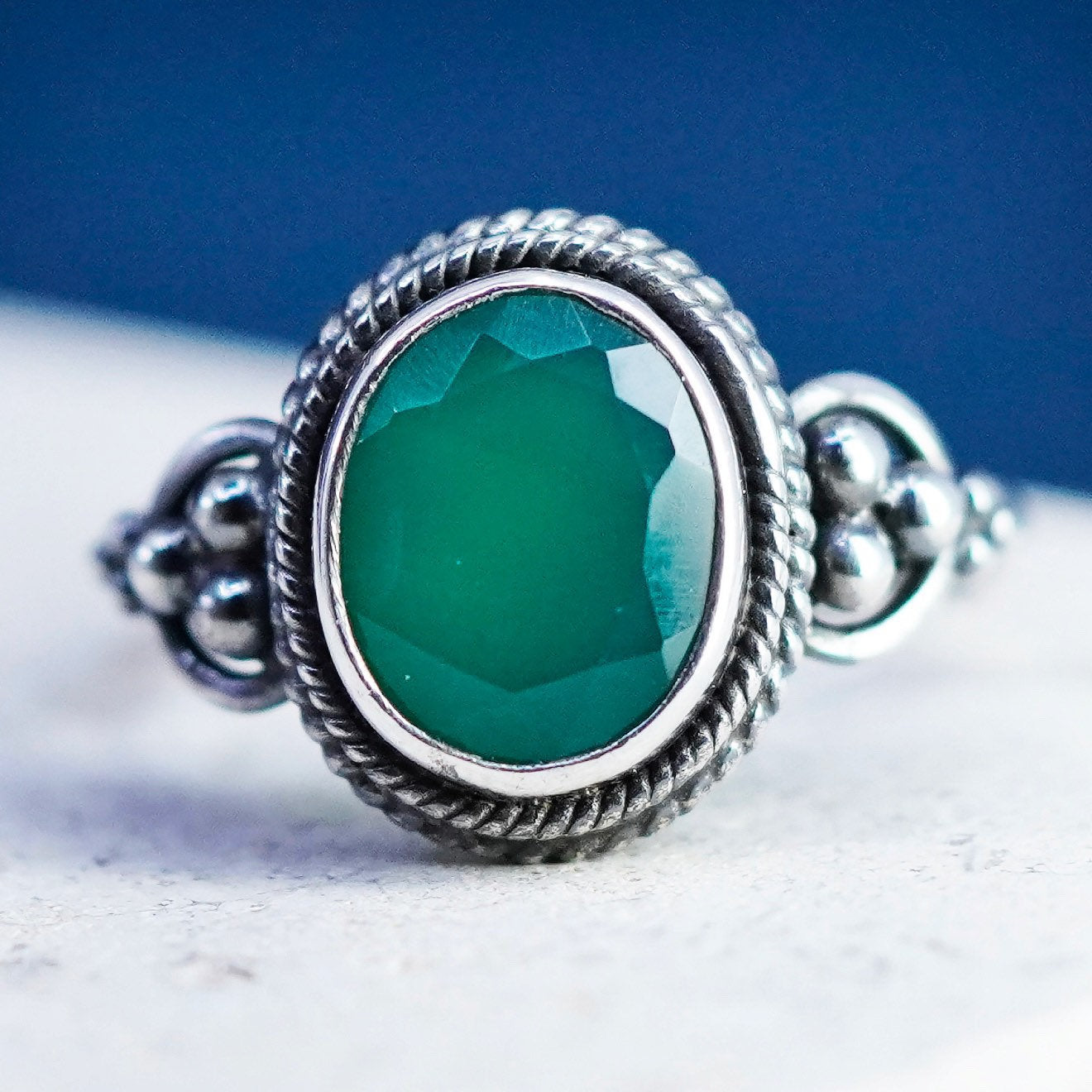 Size 7, vintage sterling 925 silver handmade ring with emerald and beads