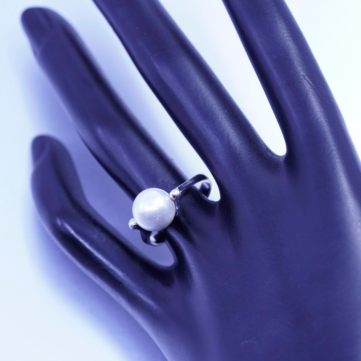 Size 8.5, vintage Sterling 925 silver handmade ring with pearl