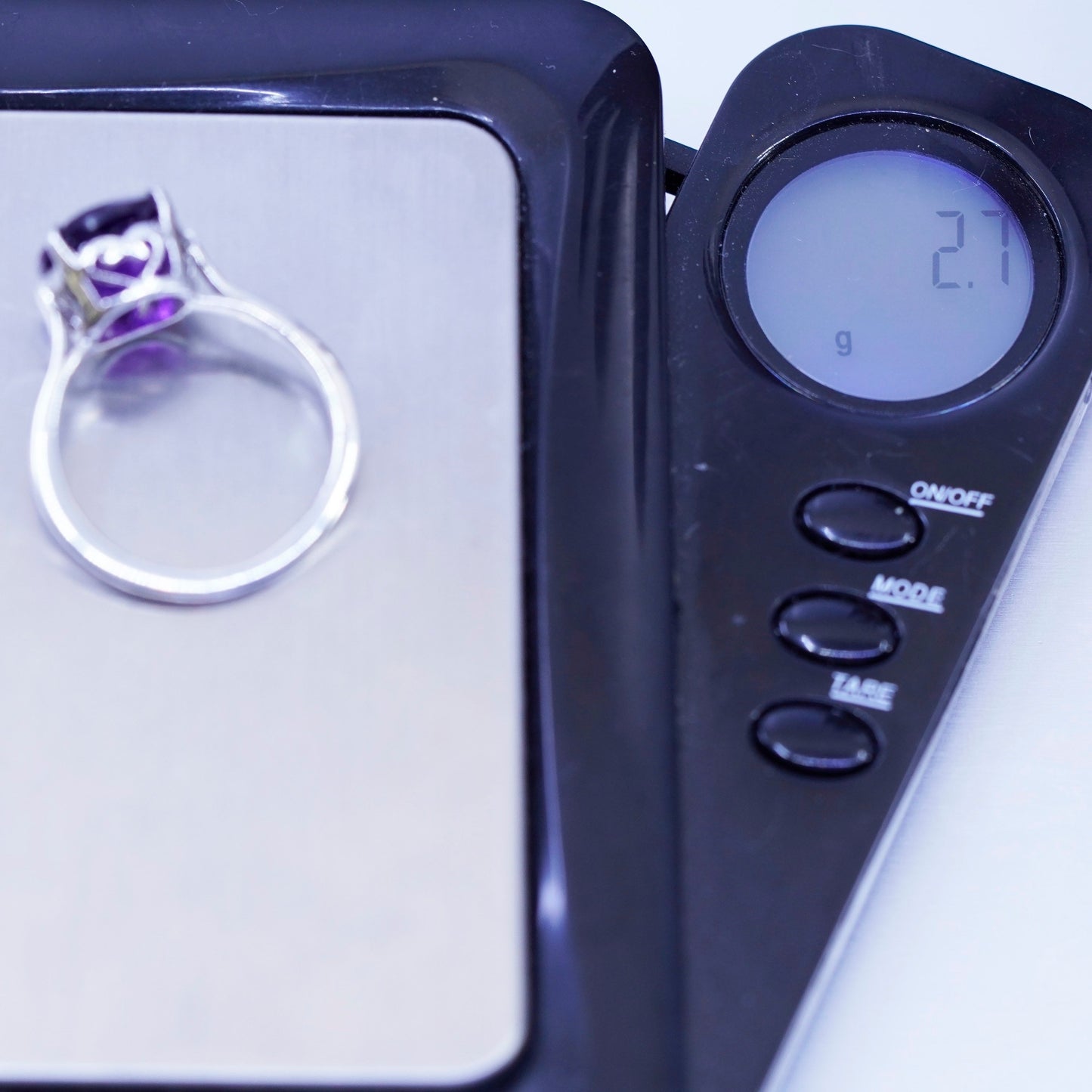Size 8, vintage Sterling 925 silver handmade band ring with amethyst